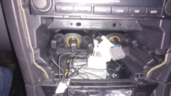 Jag fick in hela 6 st cigg uttag!Uttag 6 var reserverad till en förlängnings kabel ut till sätesboxen där jag har ett cigg uttag som står på hela tiden oavsett om bilen är igång eller ej.