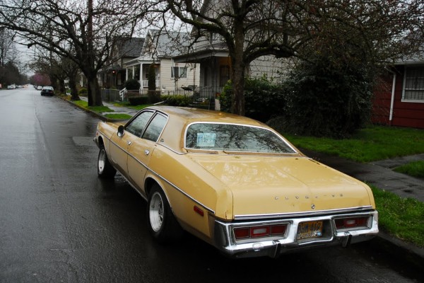 1975-plymouth-fury-custom-sedan-2.jpg