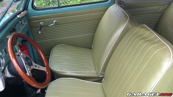 Ny klädsel i stolarna och dörrsidorna